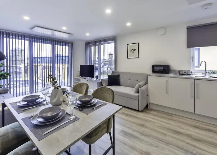 Modern And Bright 2 Bed Apartment In Ashford