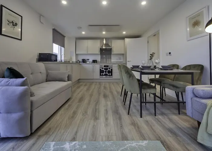 Modern And Bright 2 Bed Apartment In Ashford