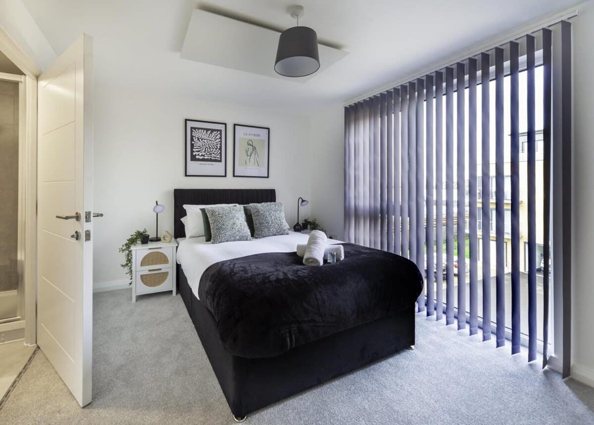 Modern And Bright 2 Bed In Ashford Apartment