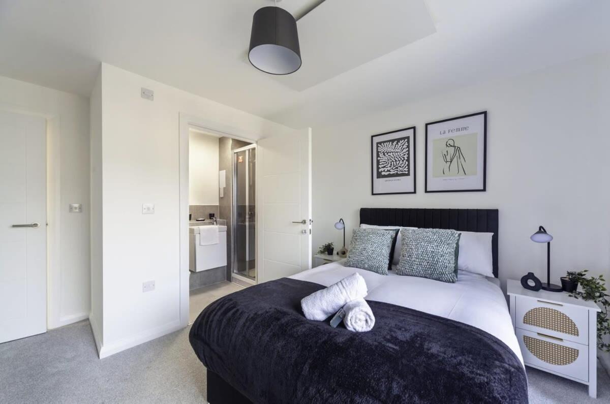 Modern And Bright 2 Bed In Ashford